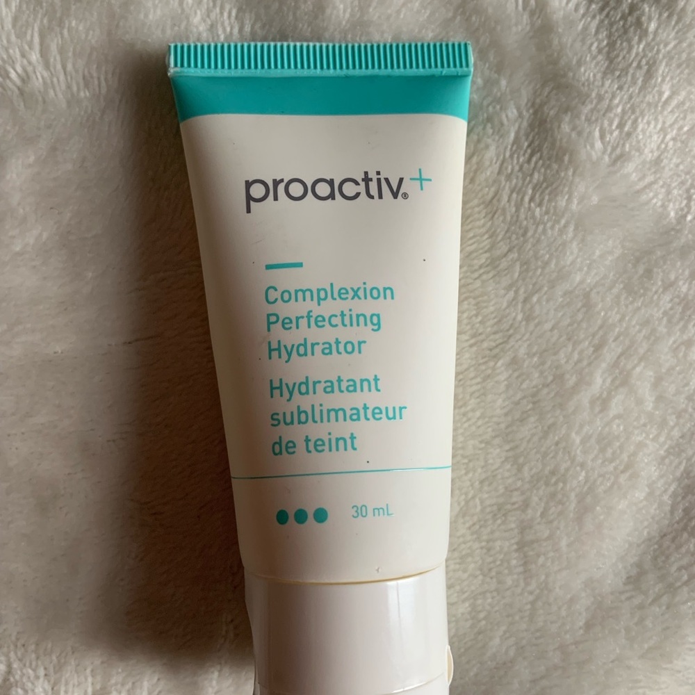 Proactiv White and Green Moisturizer for Radiant Skin
